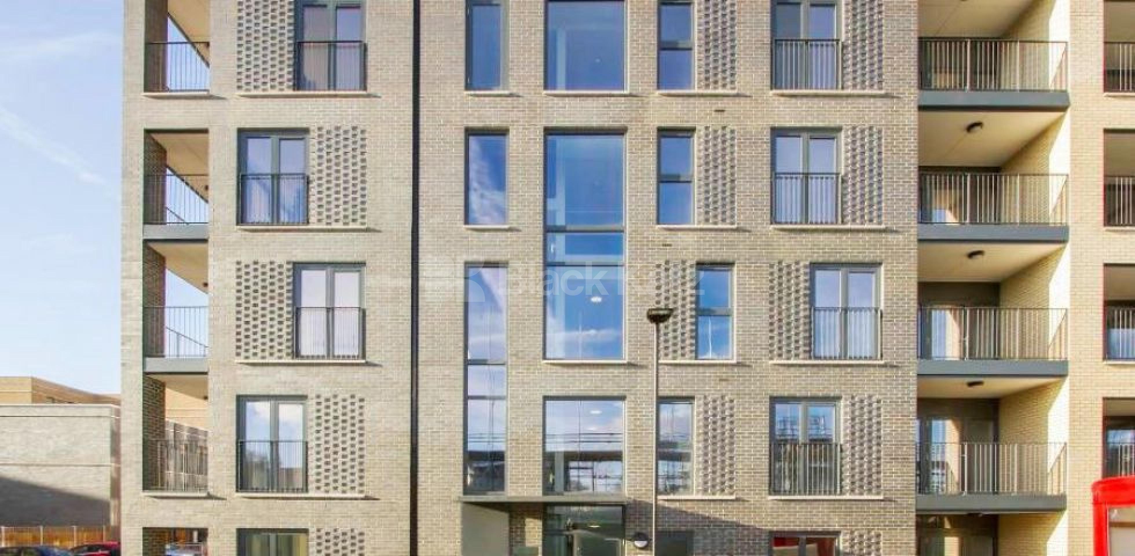 			UNDER OFFER , 2 Bedroom, 1 bath, 1 reception Apartment			 Bramah Road (Oval Quarter), Oval SW9